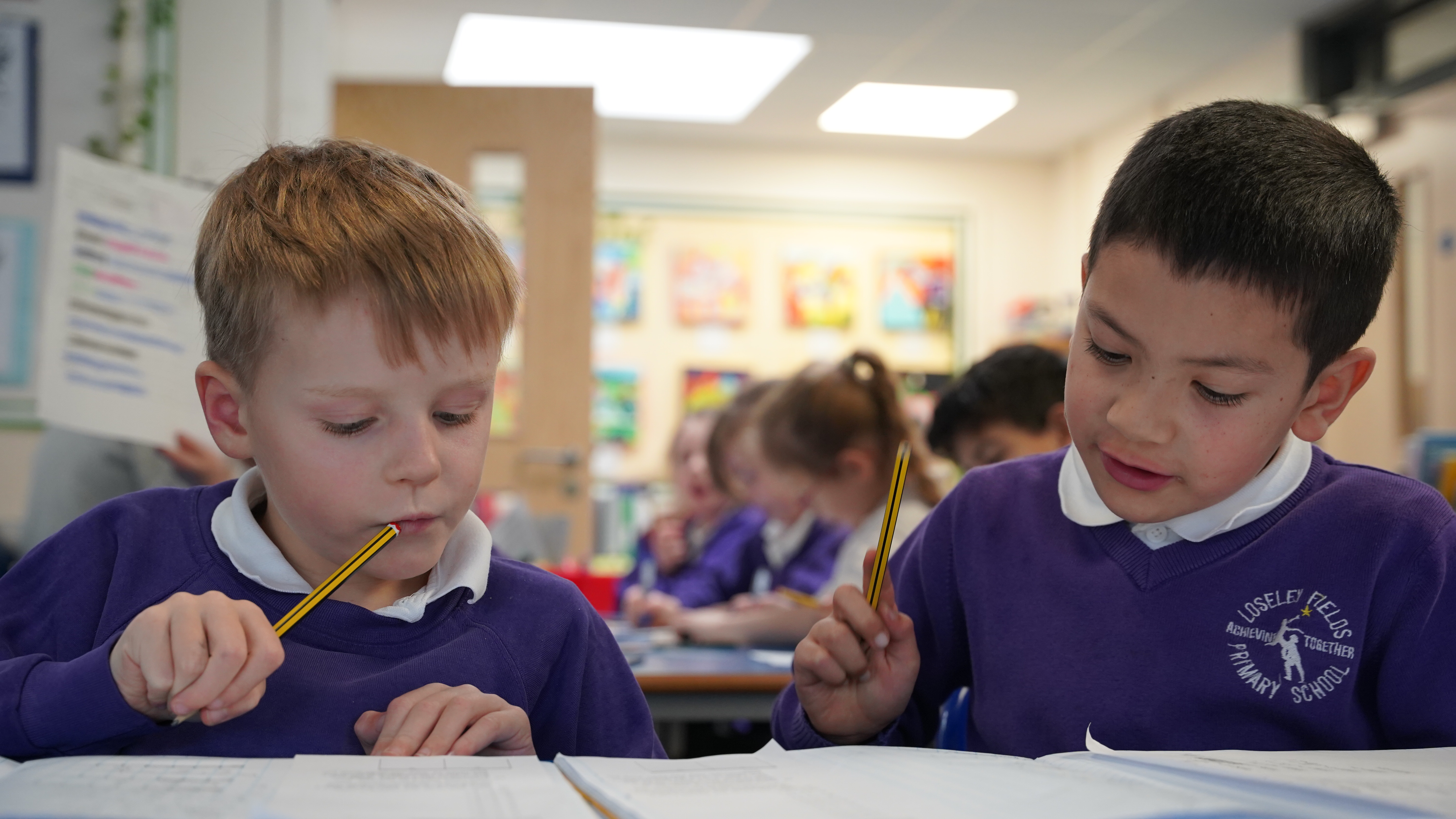 STOCK LFI Students writing